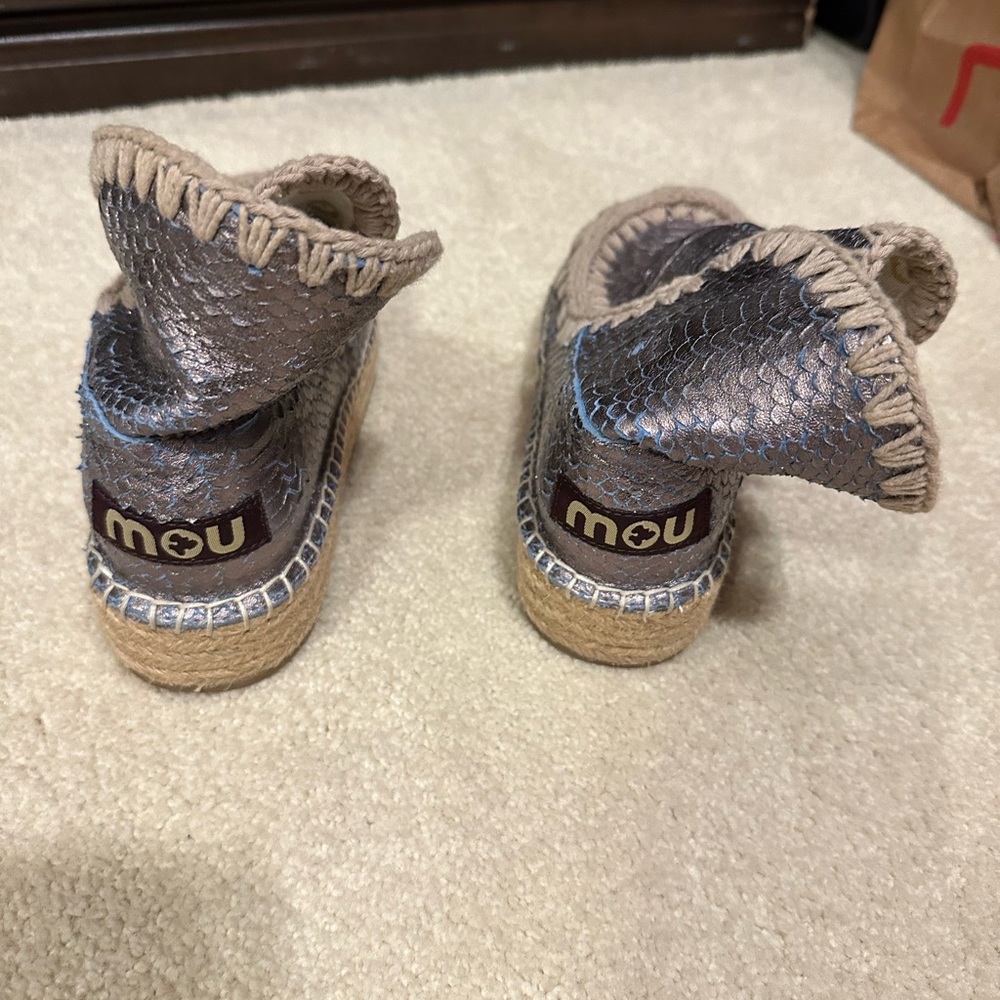 Mou women’s Metallic Silver Boots
